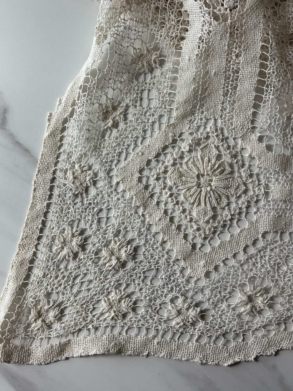 Vintage White Crochet Lace Tablecloth – Classic Home Dining 60x80 inch - Picture 4 of 11